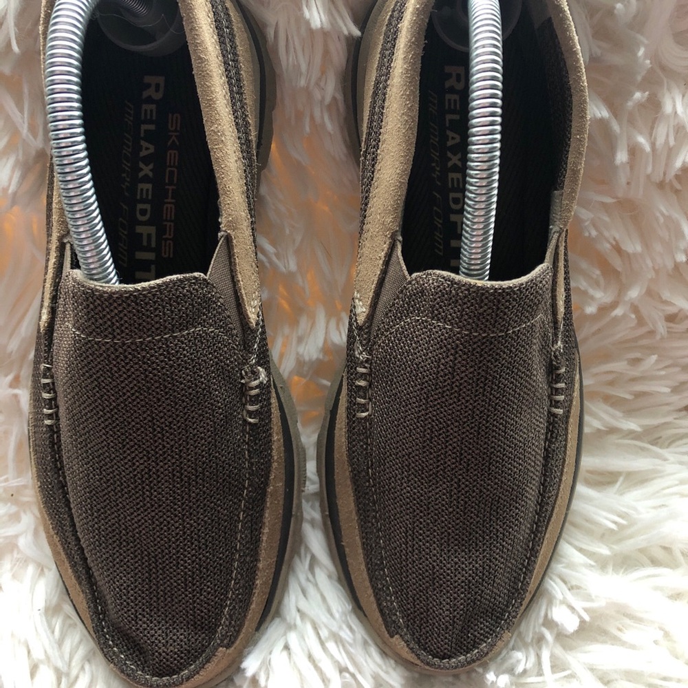Skechers Relaxed Fit Mens Size 8.5 Brown Loafers Slip On Leather 64365 - Picture 2 of 7